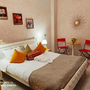 Live-inn In Modern With Elevator, Garden & Airport Shuttle Апартаменты Баку