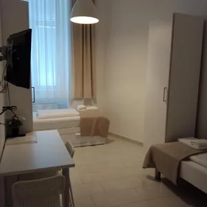 Pensionat Ch-hotel Luka Budget