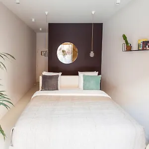 Hotell Latroupe Jardin Secret
